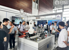 华龙工鸿工业操做系统发布PLC和具身智能